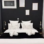 Maison Fair Play, Jardin, Parking, Billard * Maisons-Alfort