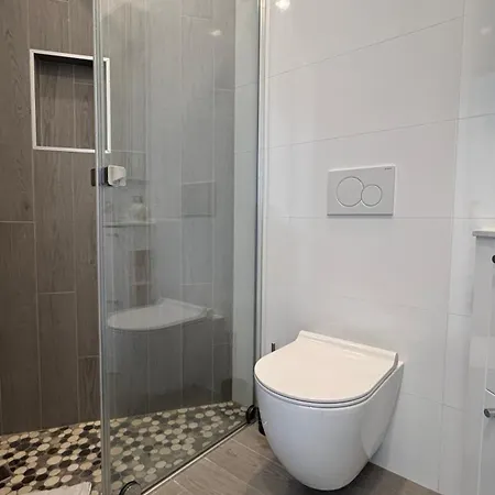 Apartment Maison Fair Play, Jardin, Parking, Billard Maisons-Alfort