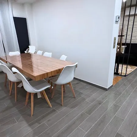 Maison Fair Play, Jardin, Parking, Billard Apartment